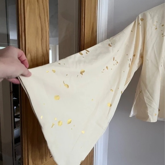 Chic Cream and Gold Women's Blouse - Picture 4 of 5